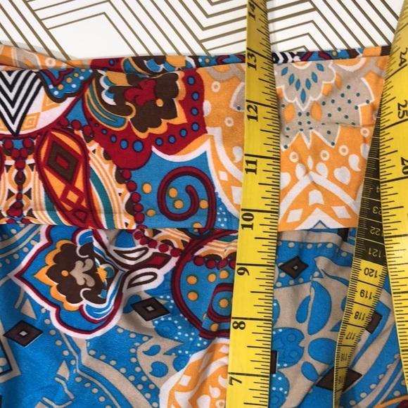 California woman pant colorful beach - Picture 5 of 10